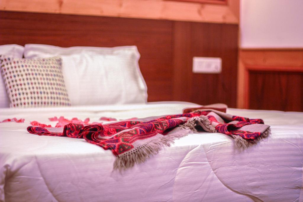 Vivaan The Sunrise Resort Manāli Esterno foto