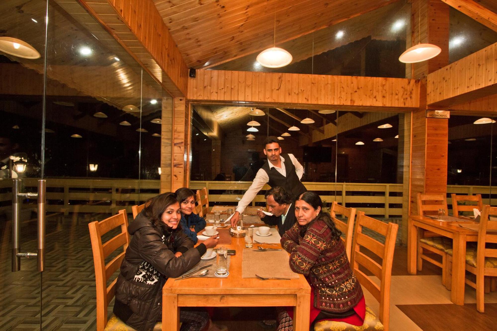 Vivaan The Sunrise Resort Manāli Esterno foto